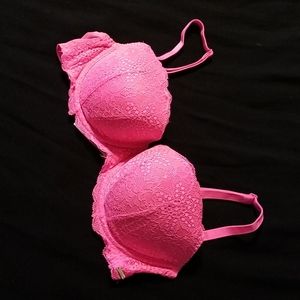 3/ $20 ⭐ Victorias Secret Neon Pink Bra